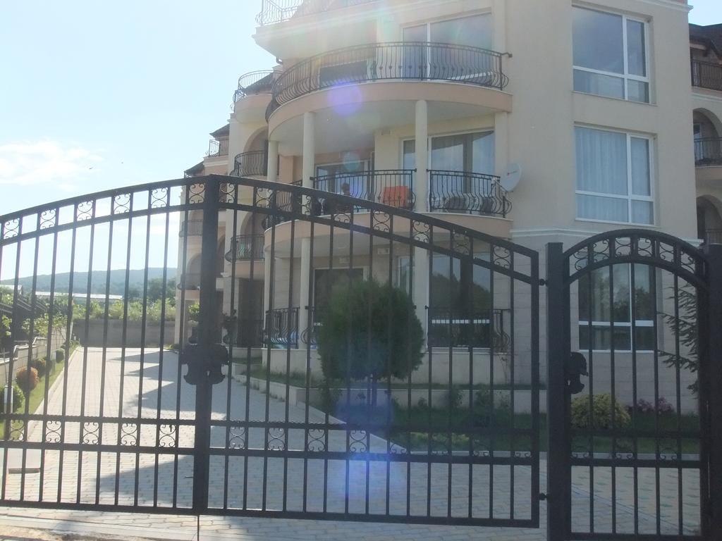 South Beach Apartments Obzor Luaran gambar